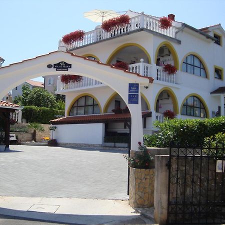 Villa Flora Malinska Extérieur photo