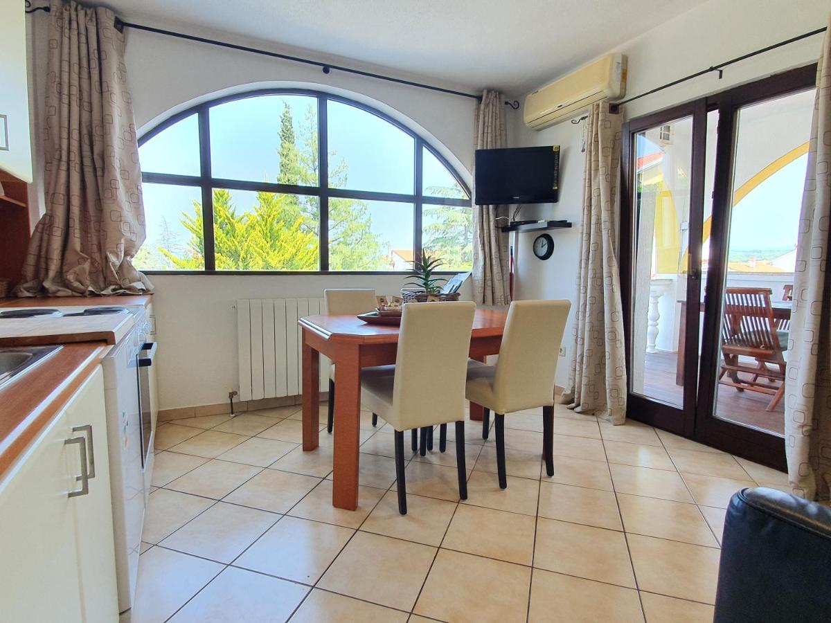 Villa Flora Malinska Chambre photo
